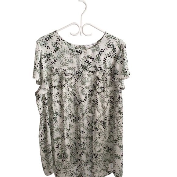 Penningtons Tops - Penningtons Floral Print Women's Top